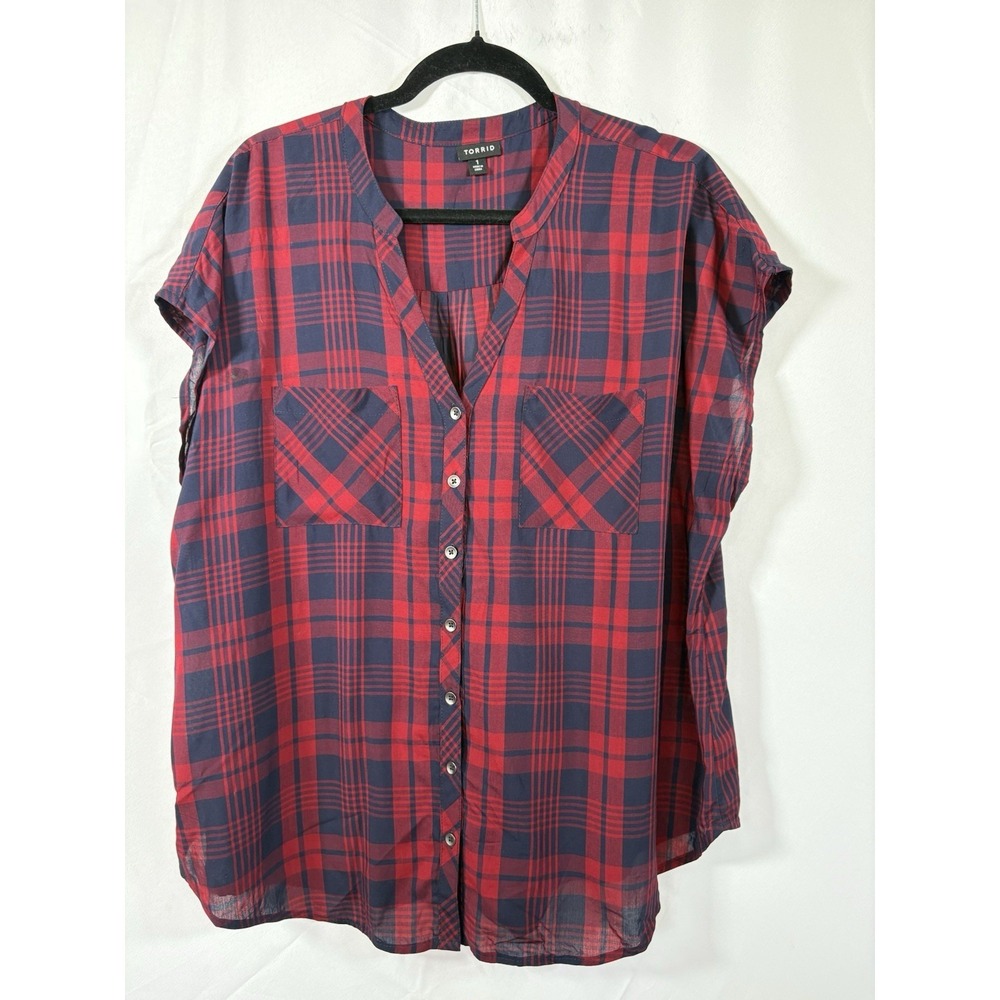 Torrid top size 1 sleeveless red navy‎ plaid button up